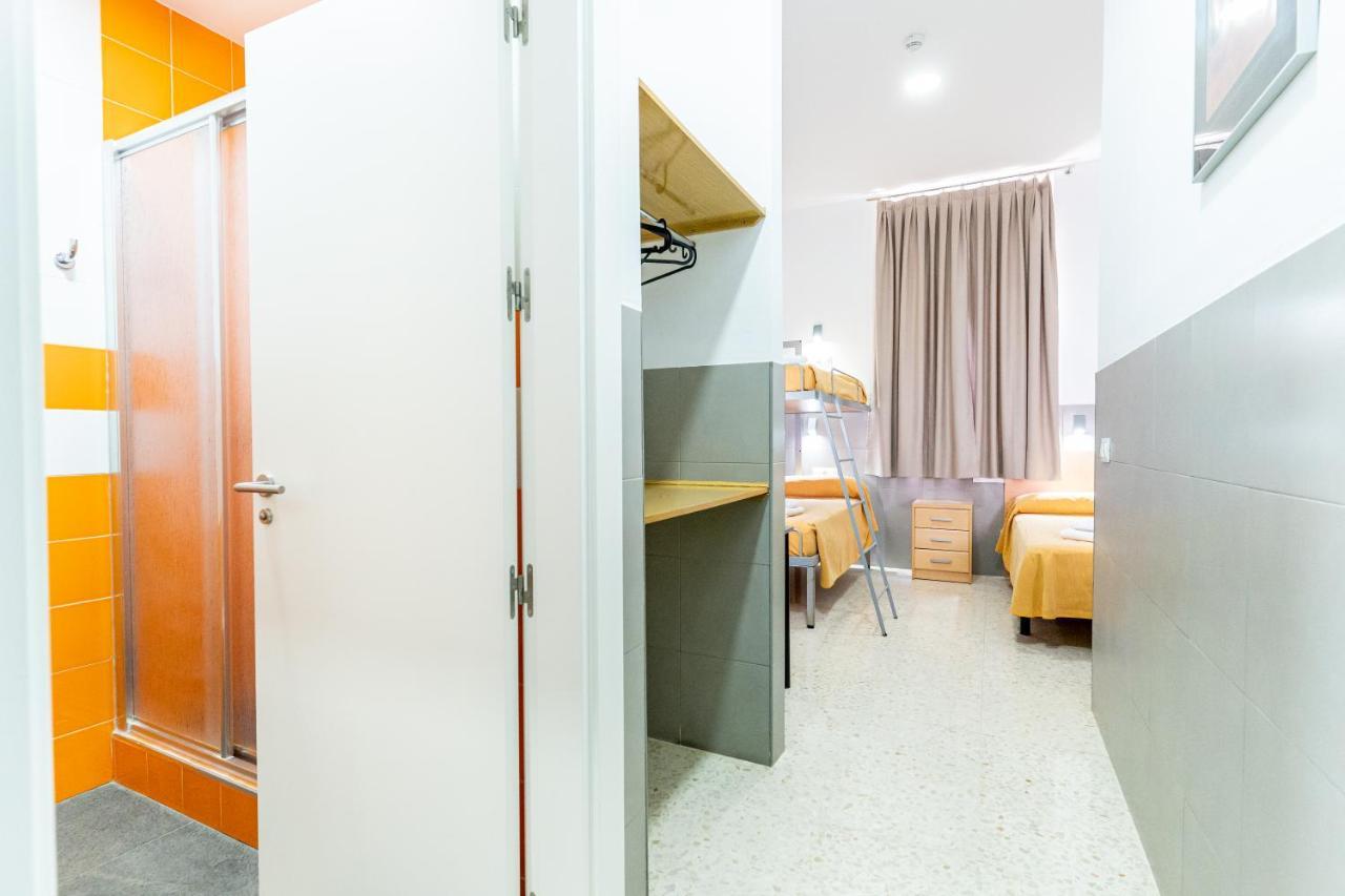 Albergue Inturjoven Malaga Exterior photo